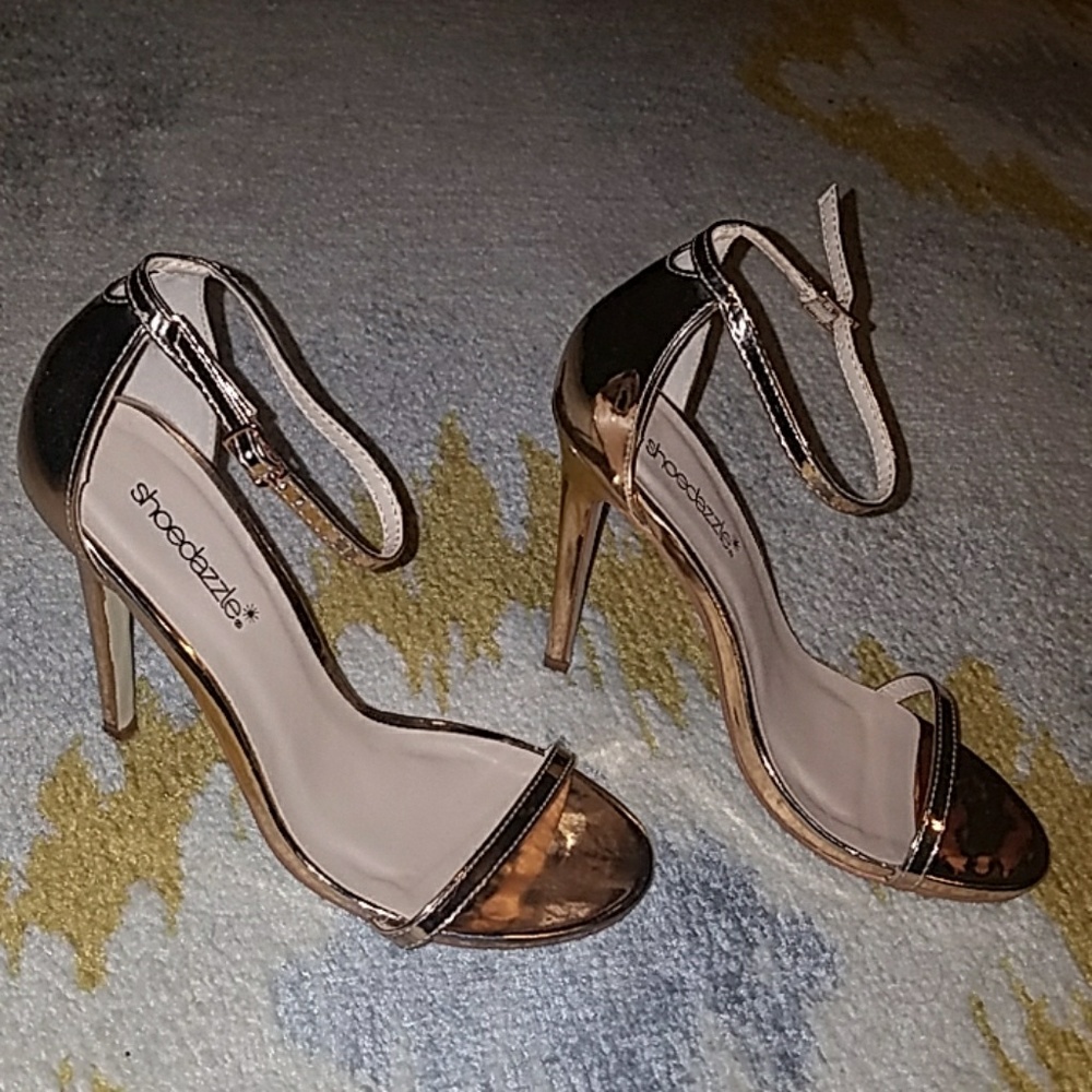 Shoedazzel NWOT 7.5
